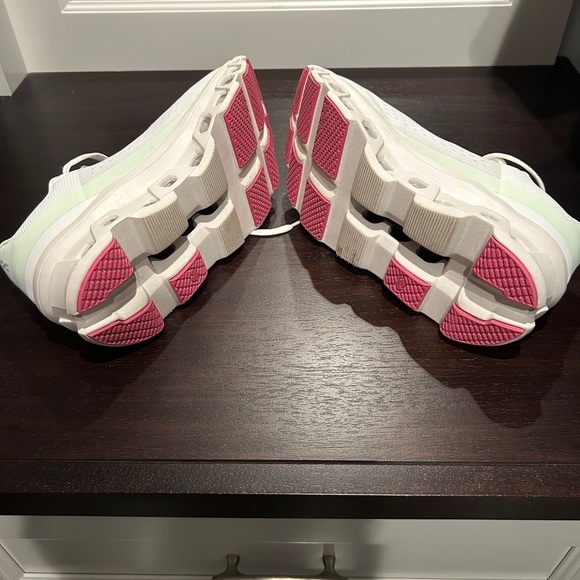 On Running Cloudmonster Women's White and Pink Running Shoes - Picture 3 of 3
